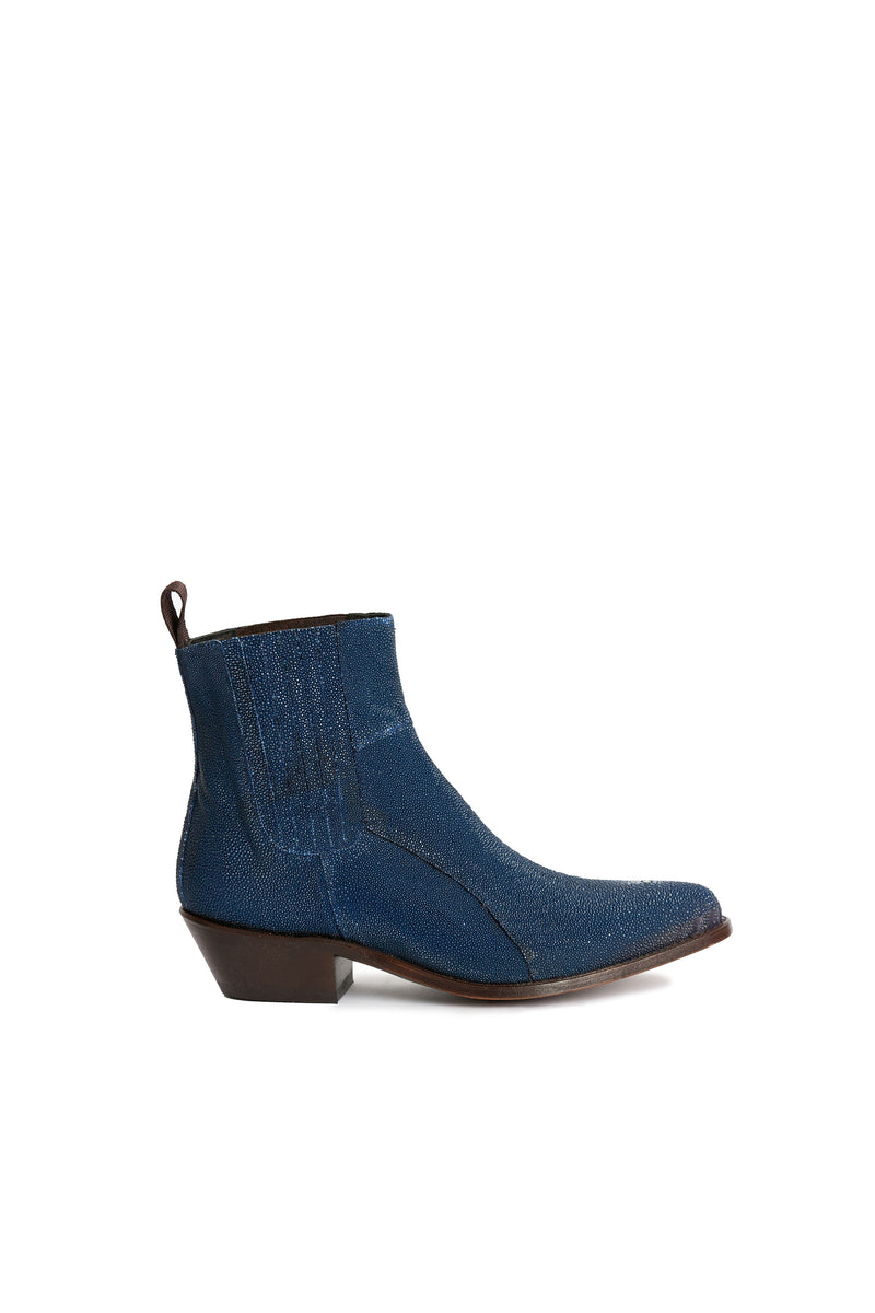 Side angle, Hidden Lake men’s blue stingray modern western boots